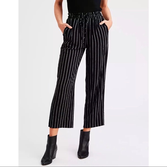 American Eagle Outfitters Pants - AE Striped Paperbag Pant